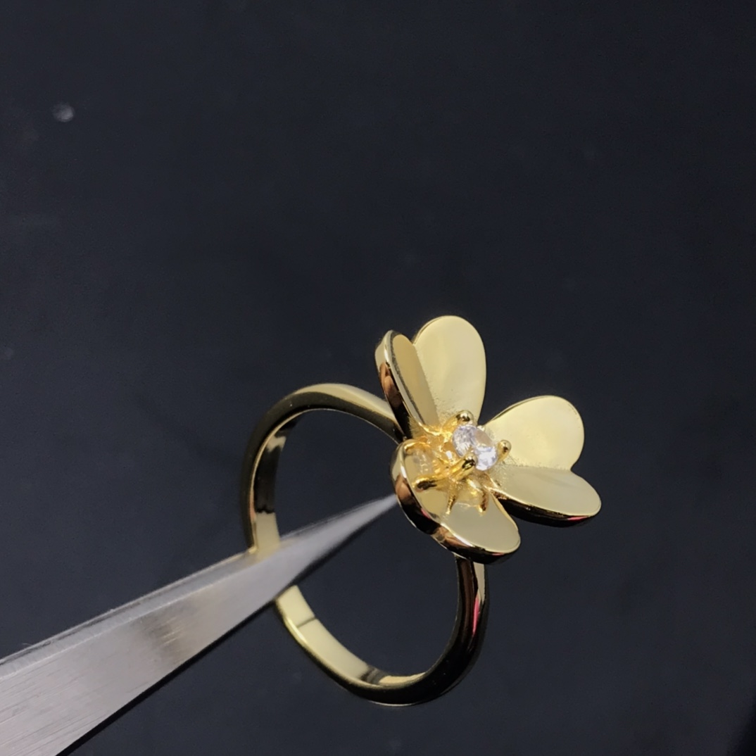replica Van Cleef & Arpels 1 Motif Flower Frivole Ring - H Lin Jewelry
