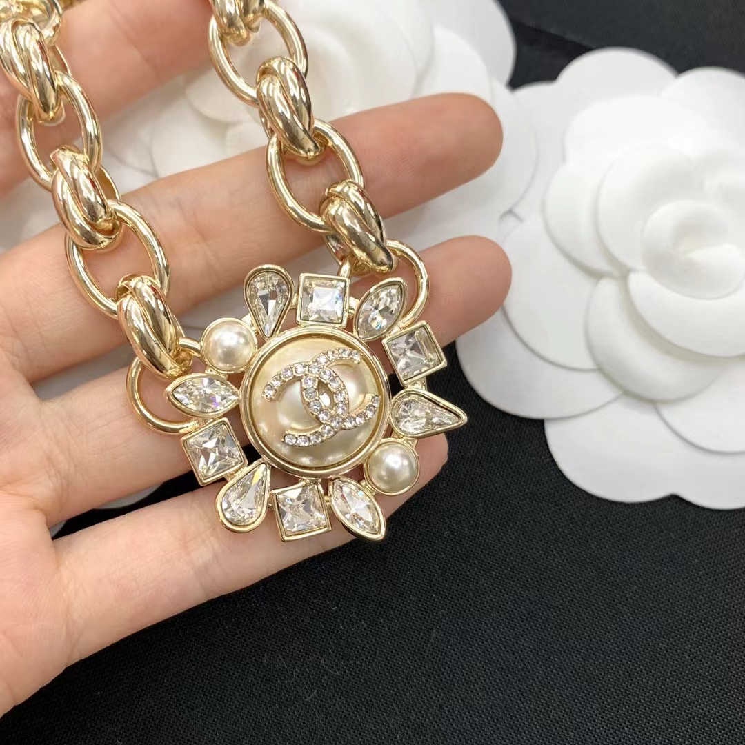 replica Chanel Thick Cuban Chain Flower Pendant Choker Necklace - H Lin Jewelry