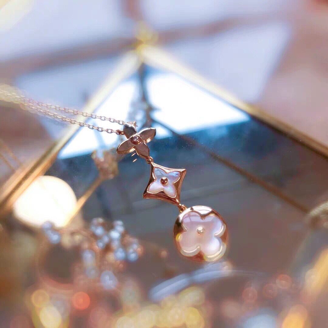 replica Louis Vuitton White Mother of Pearl 3 Blossom Flowers Necklace - H Lin Jewelry