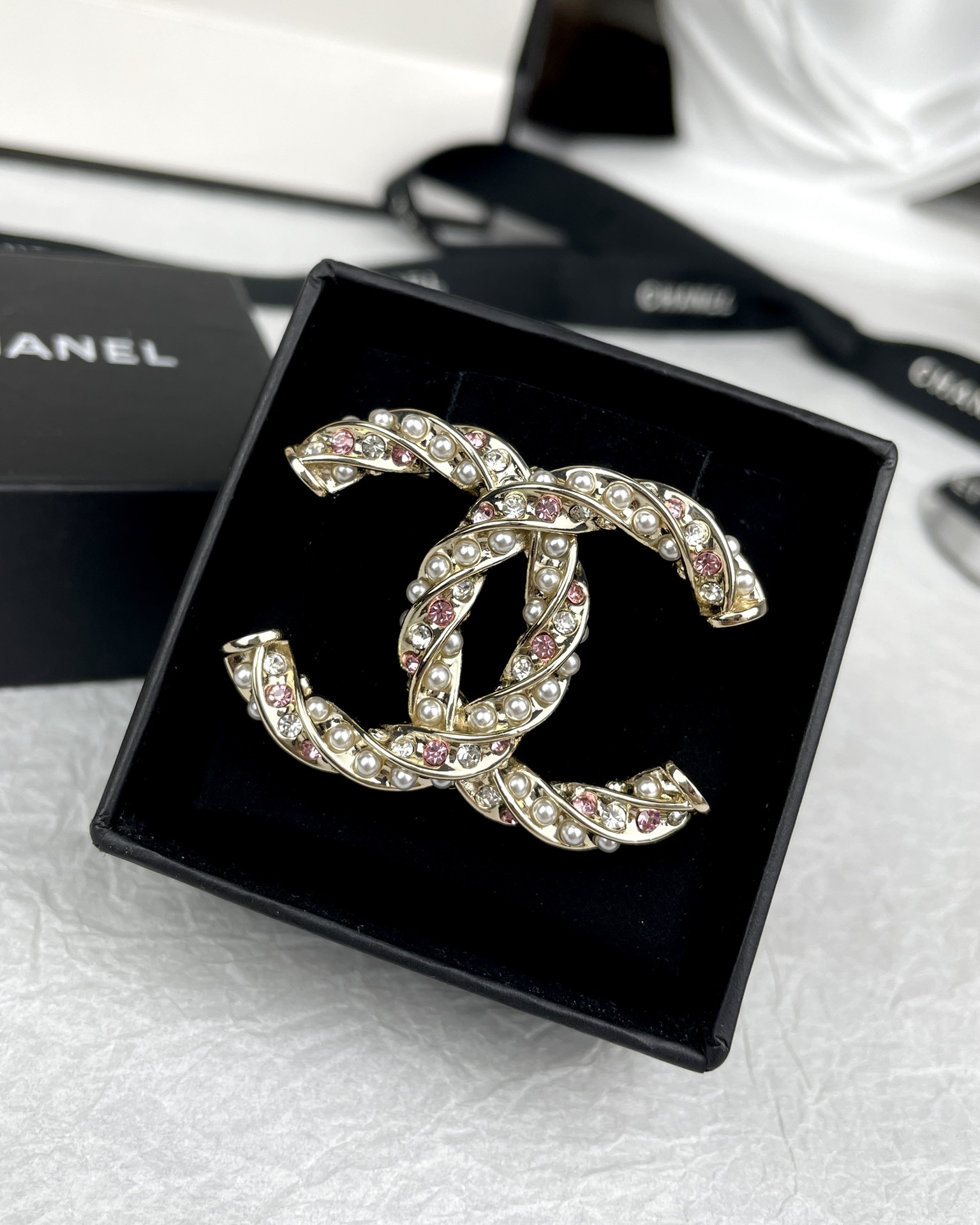 replica Chanel Light Gold Pink Diamond Pearl Twist CC Brooch - H Lin Jewelry