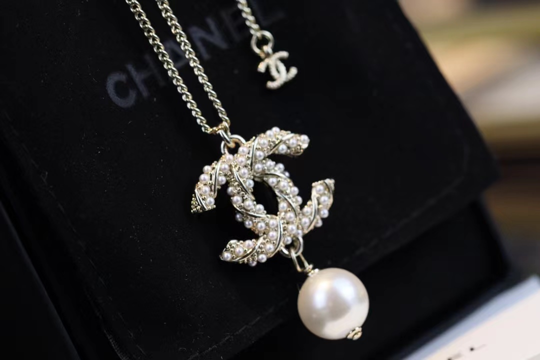 replica Chanel Long Sweater Pearl Drop Necklace - H Lin Jewelry