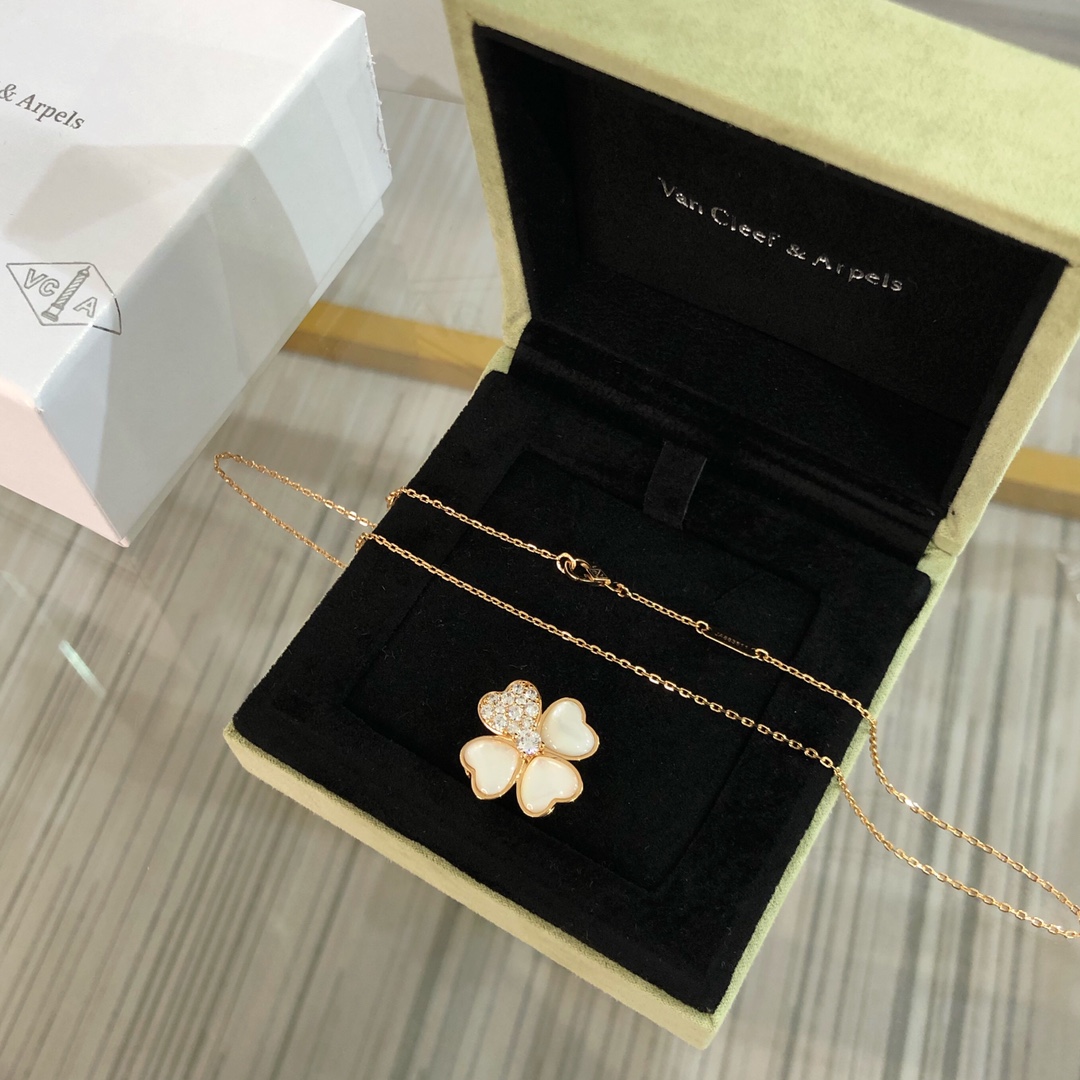 replica Van Cleef & Arpels Clover Detachable Pendant Necklace & Brooch 2-in-1 - H Lin Jewelry