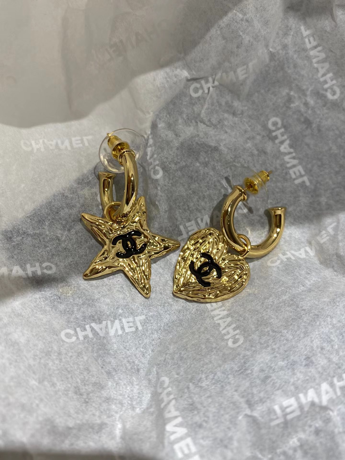 replica Chanel Asymmetric Star and Love Heart Dangle Earrings - H Lin Jewelry