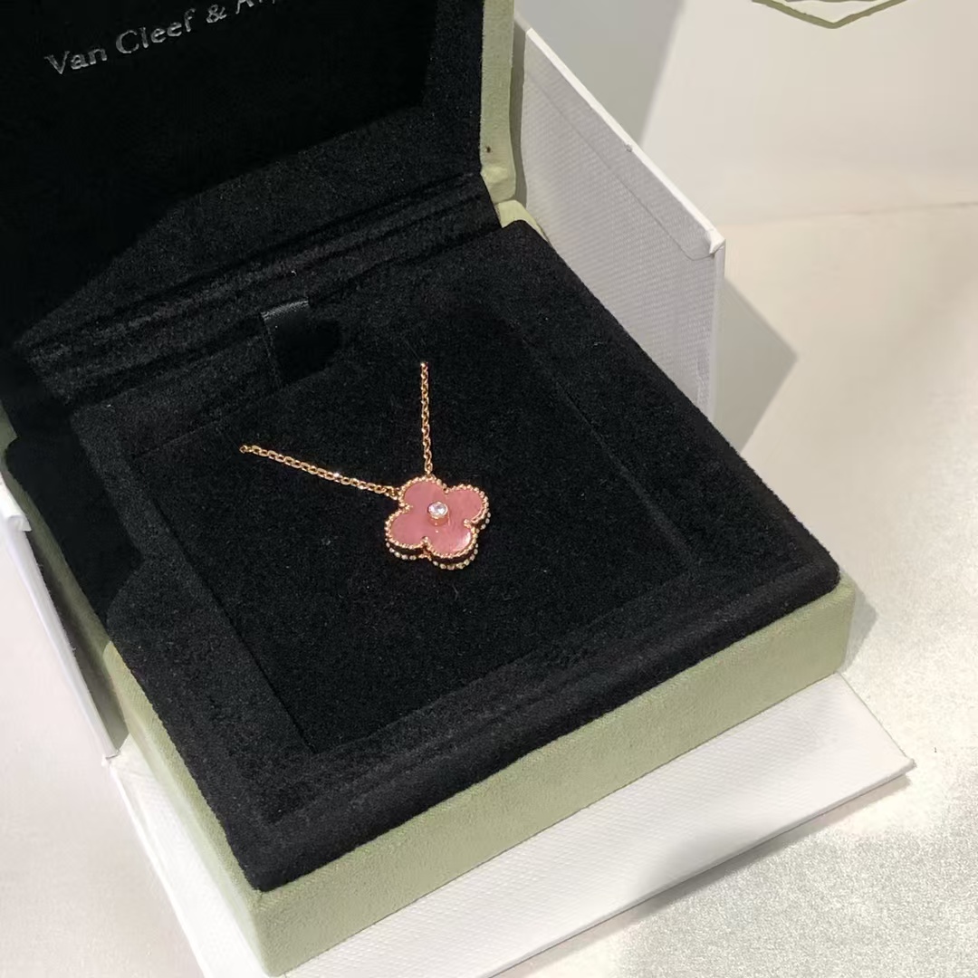 replica Van Cleef & Arpels Rhodonite Vintage Alhambra Diamond 2021 Holiday Pendant Necklace - H Lin Jewelry
