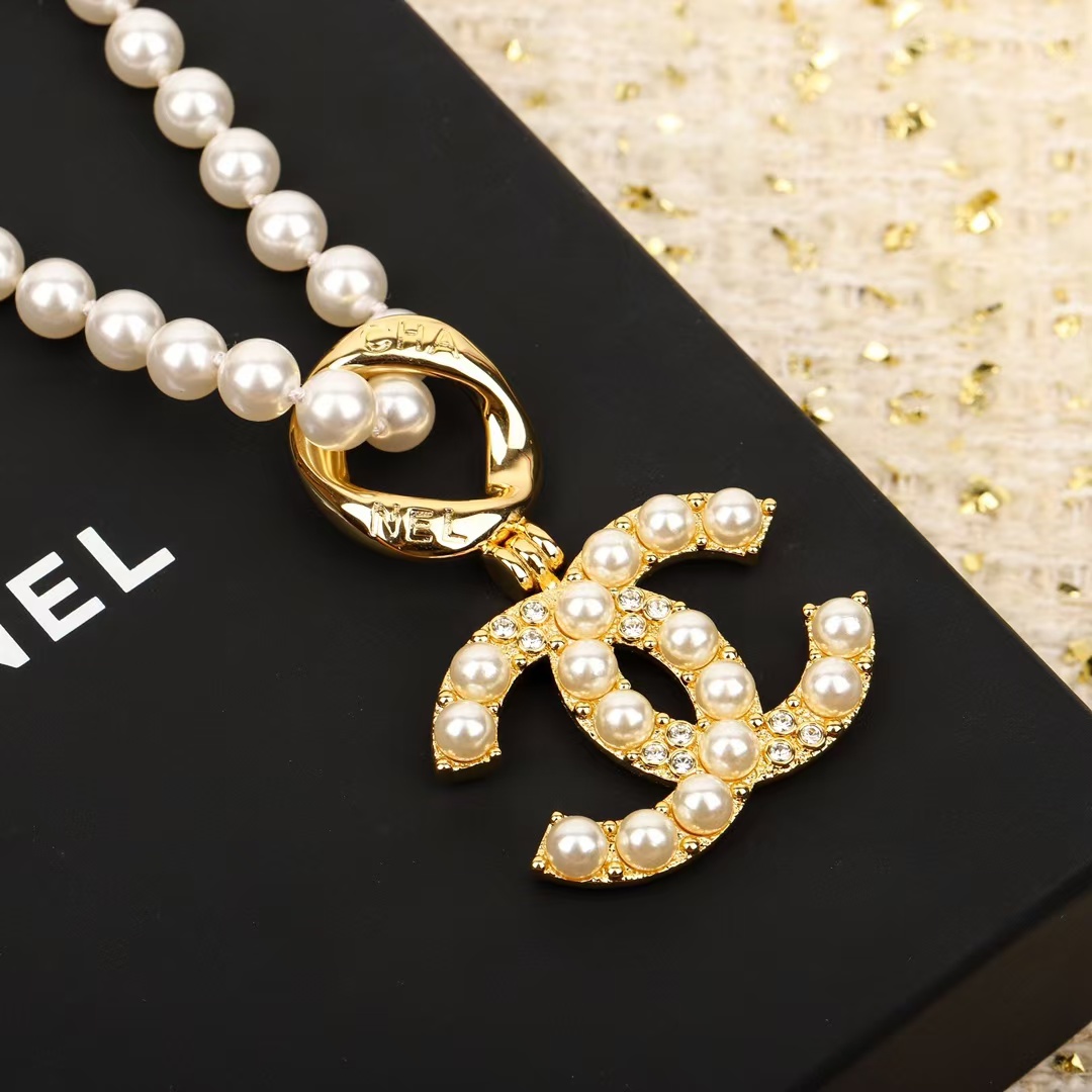 replica Chanel Diamond Pearl Paved Double C Pendant Pearl Necklace - H Lin Jewelry