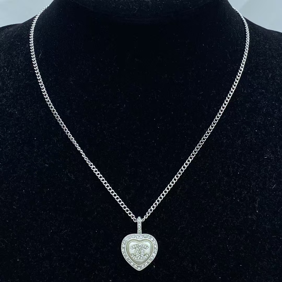 replica Chanel Heart Pendant Minimalistic Chain Necklace - H Lin Jewelry