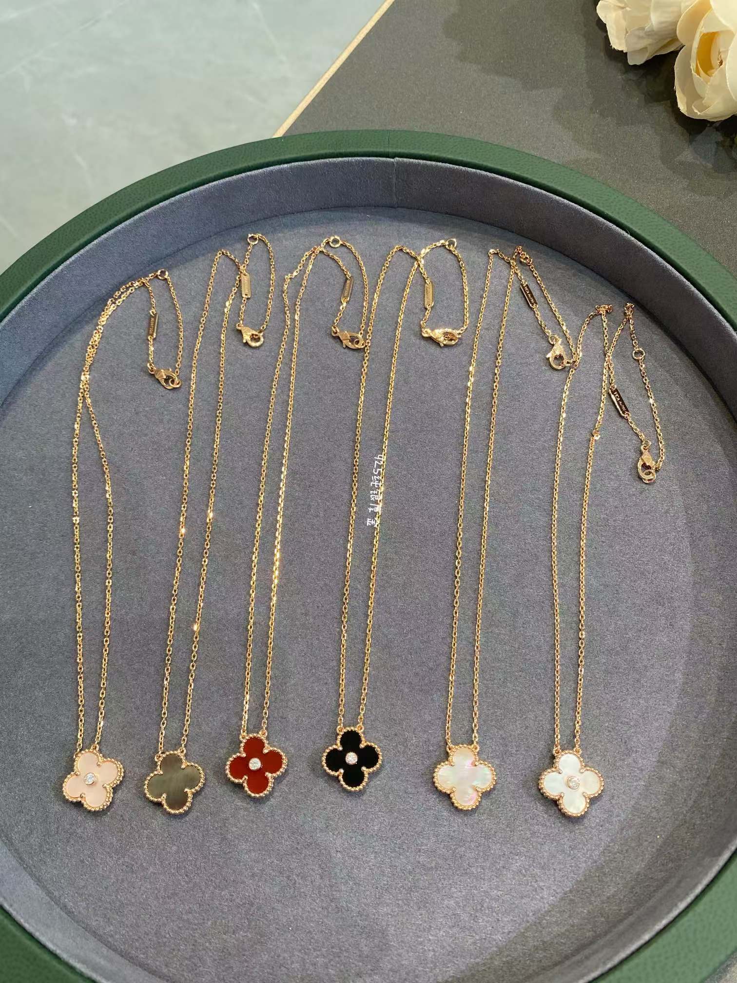 replica Van Cleef & Arpels Vintage Alhambra Pendant Necklace - Rose Gold - H Lin Jewelry