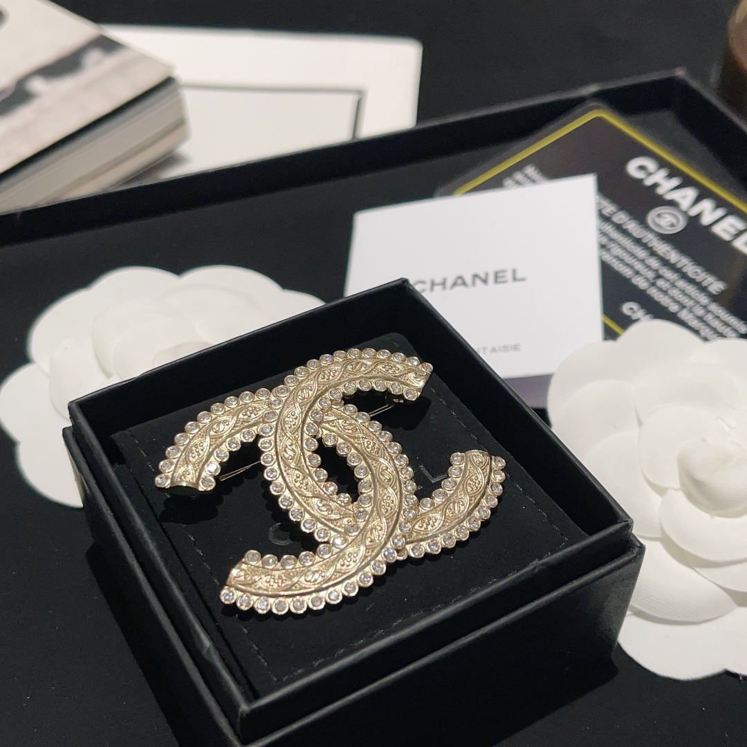 replica Vintage Chanel Light Gold CC Twist Brooch - H Lin Jewelry