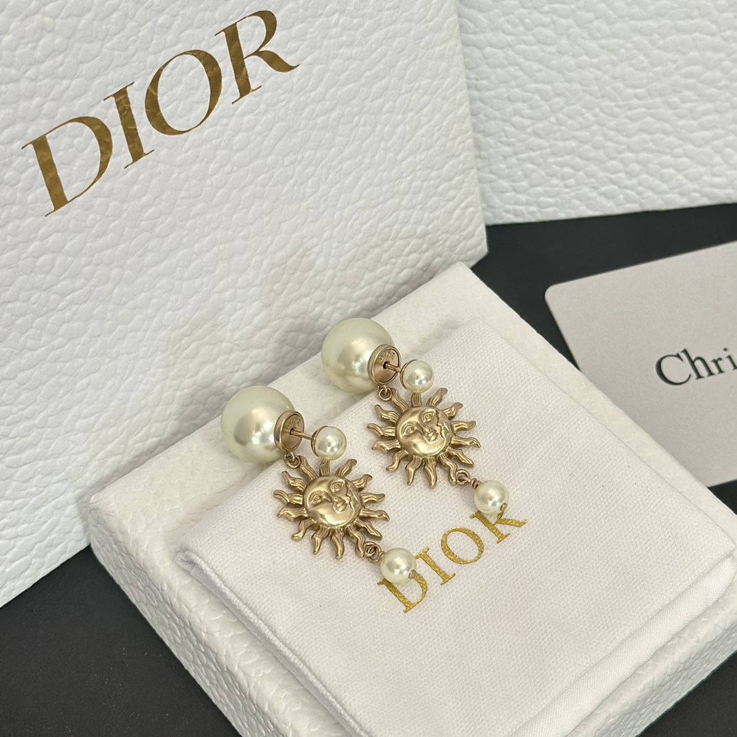 replica Dior Sun Face Pearl Earrings - H Lin Jewelry