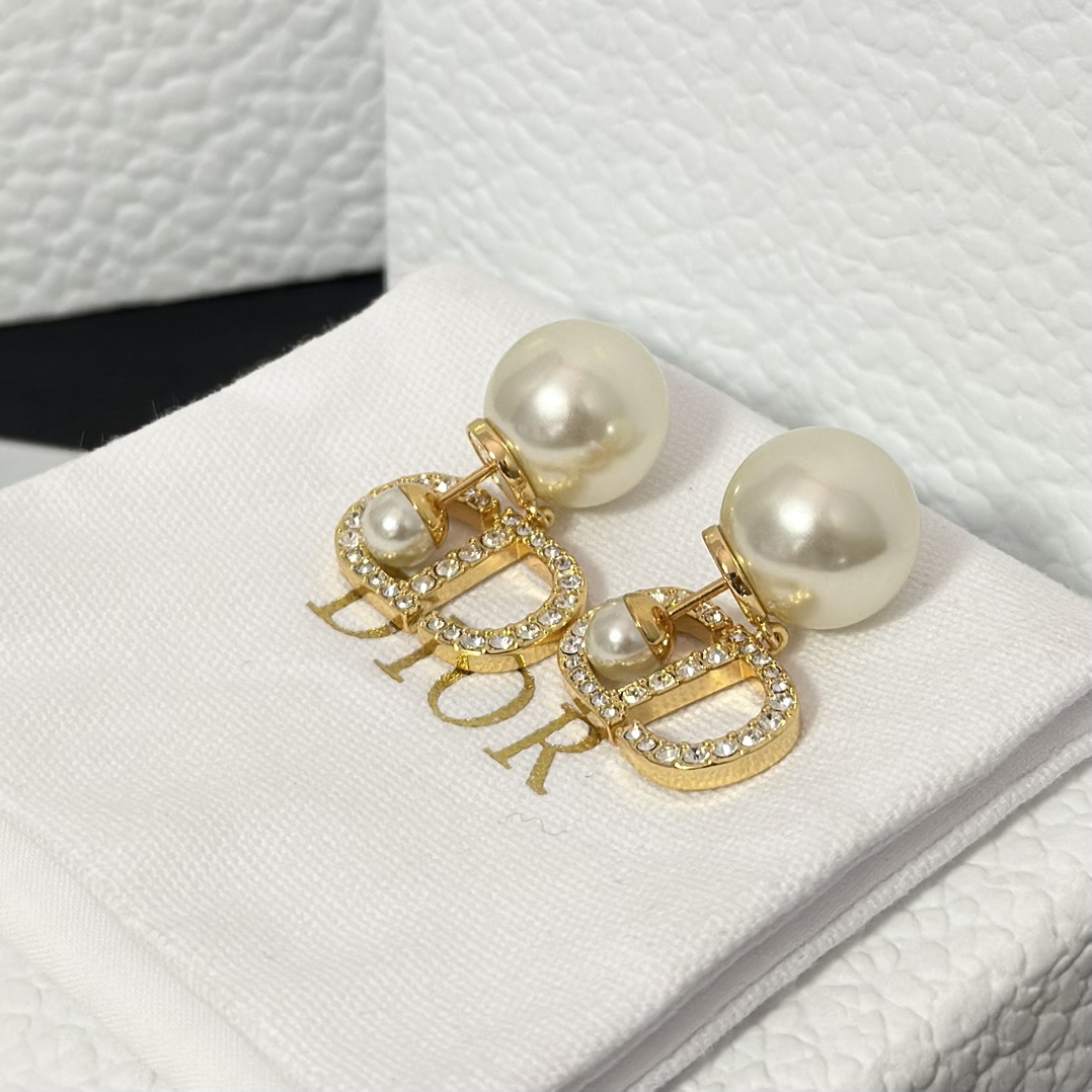 replica Dior Sweet CD Pearl Stud Earrings - H Lin Jewelry