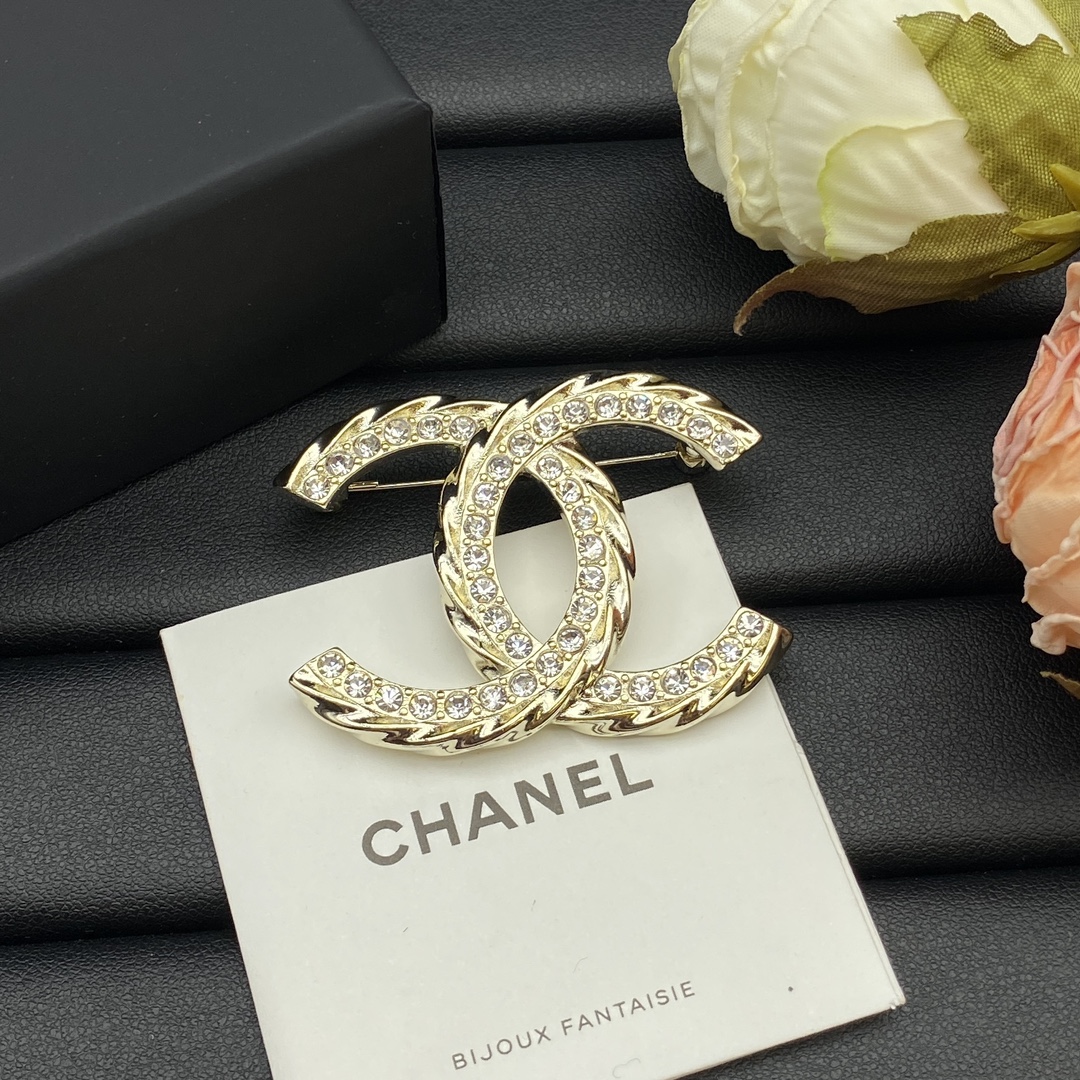replica Chanel Minimalist Light Gold Diamond Coco Brooch - H Lin Jewelry