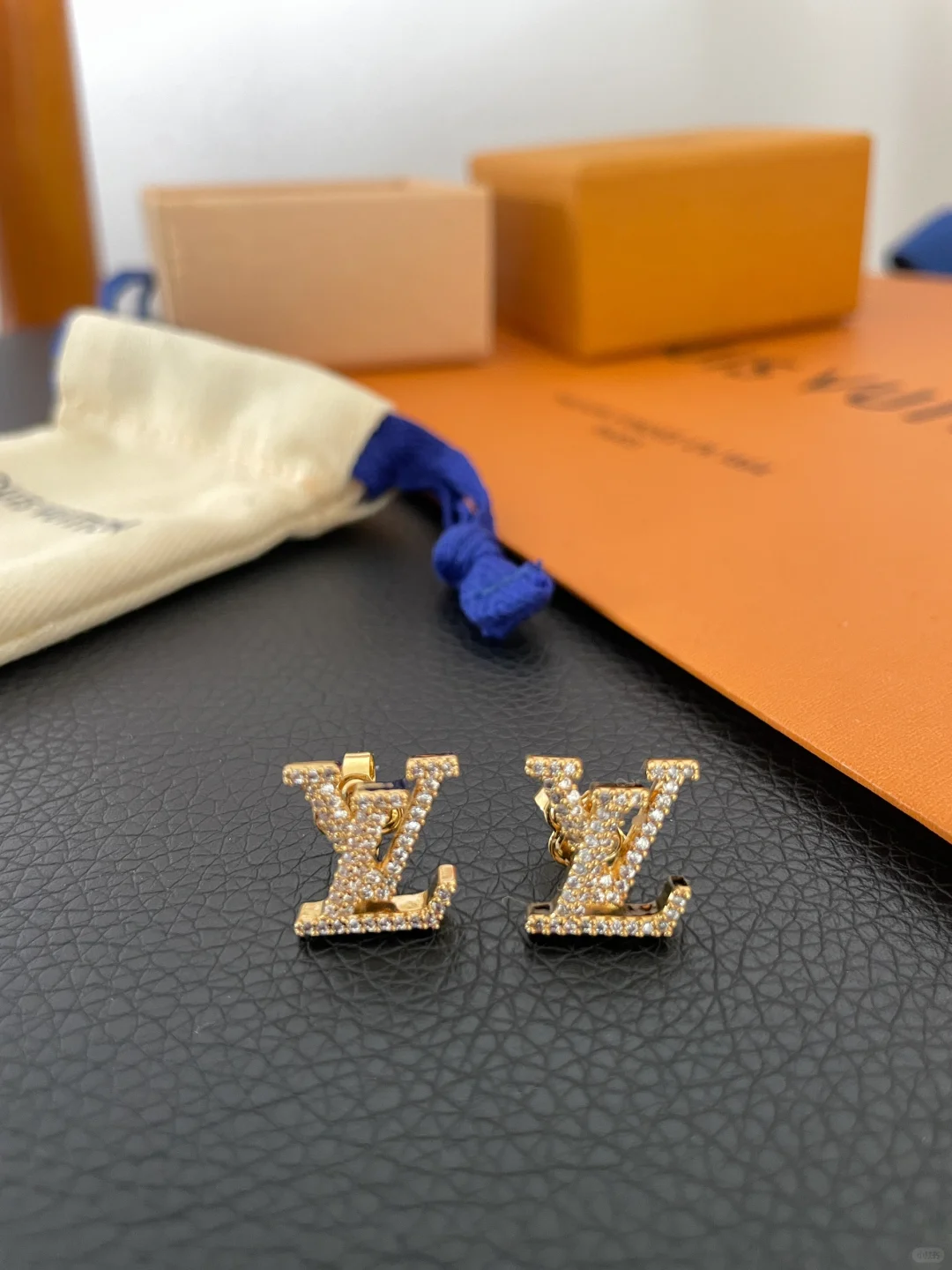 replica Louis Vuitton Diamond LV Letter Earrings - H Lin Jewelry