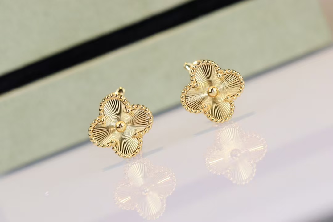 replica Van Cleef & Arpels Vintage Alhambra Earrings - H Lin Jewelry