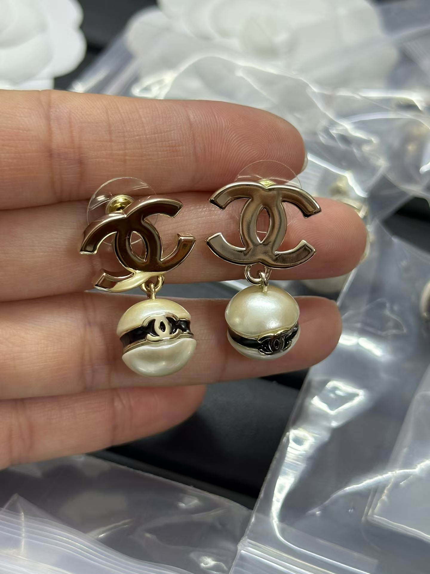 replica Chanel Polish Double C with Pearl Dangle Earrings - H Lin Jewelry