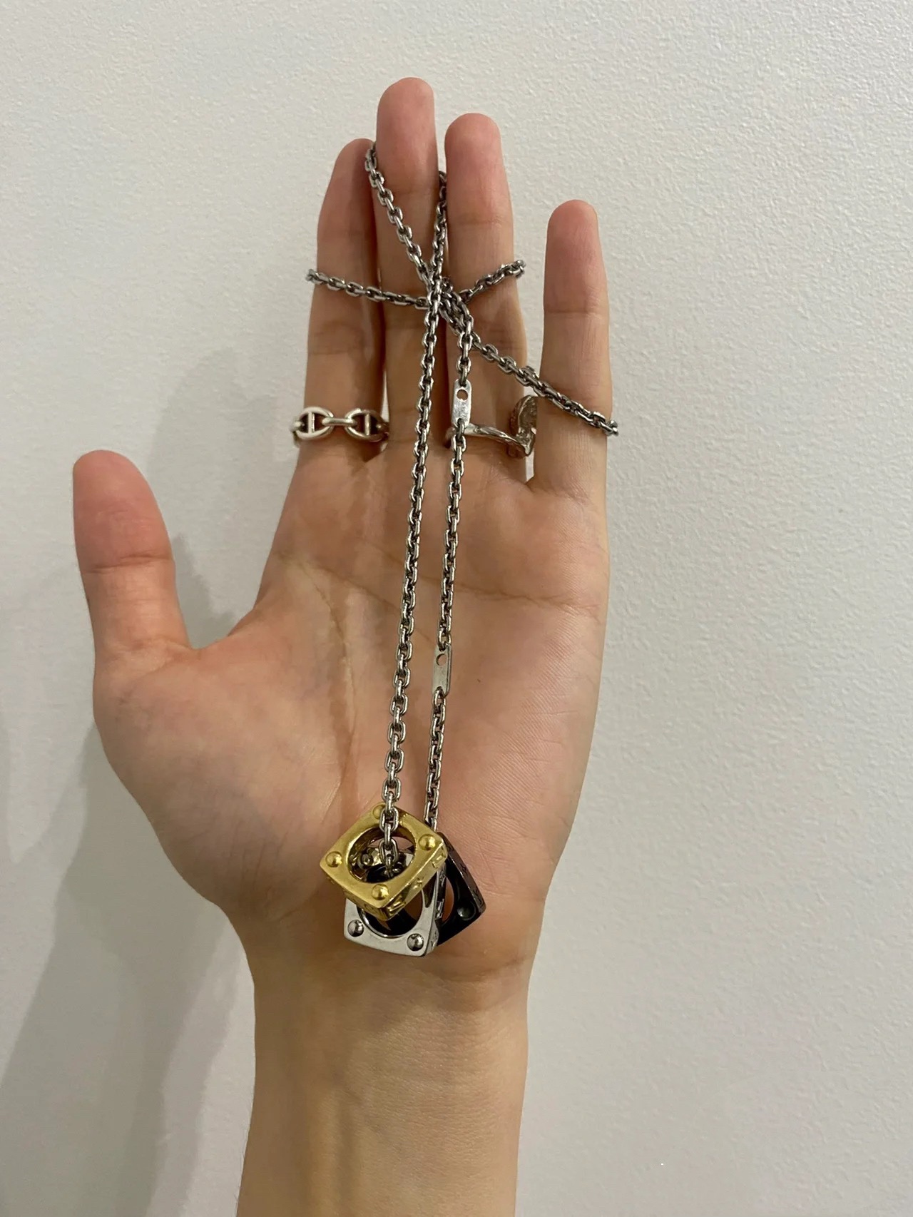 replica Louis Vuitton 3 Circles Pendant Necklace - H Lin Jewelry