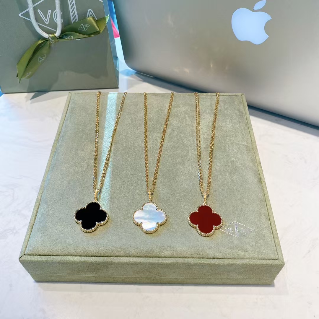 replica Van Cleef & Arpels Vintage Alhambra Pendant Large Clover Sweater Necklace - H Lin Jewelry