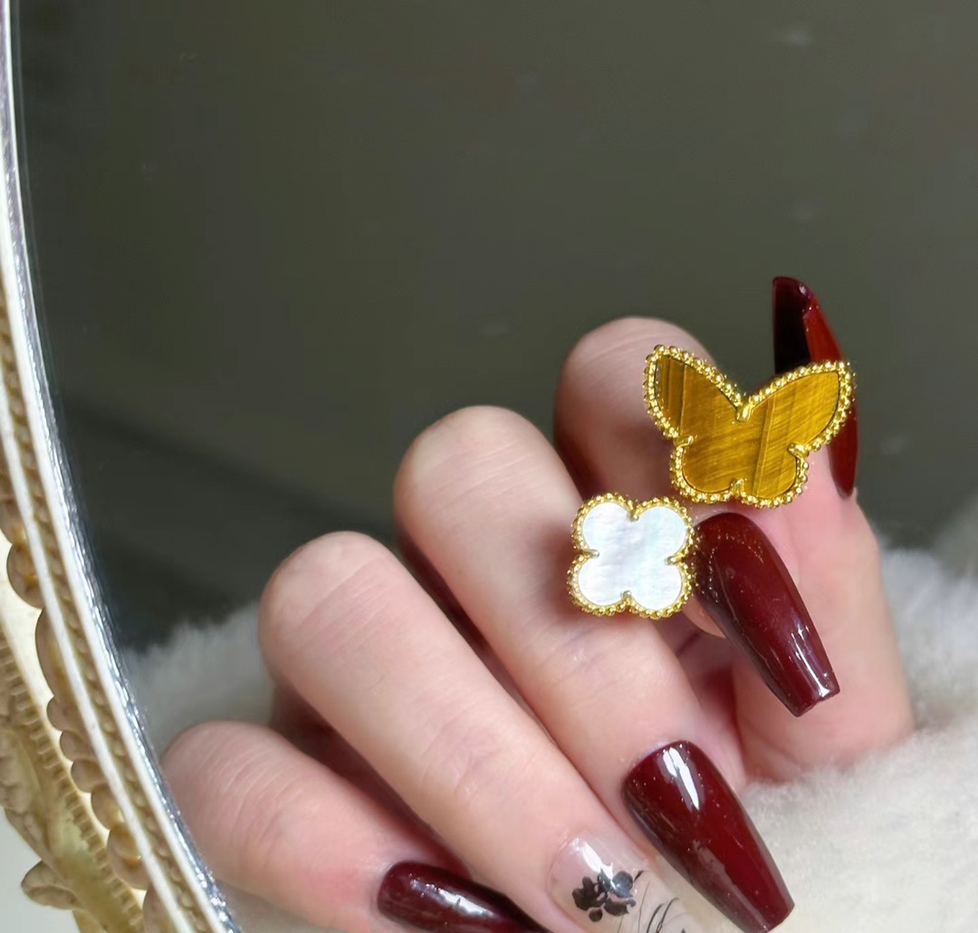 replica Van Cleef & Arpels Lucky Alhambra Between the Finger Ring - H Lin Jewelry