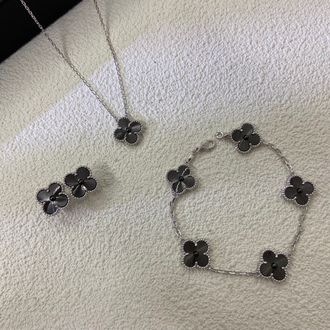 replica Van Cleef & Arpels Vintage Alhambra Earrings Bracelet Necklace - H Lin Jewelry