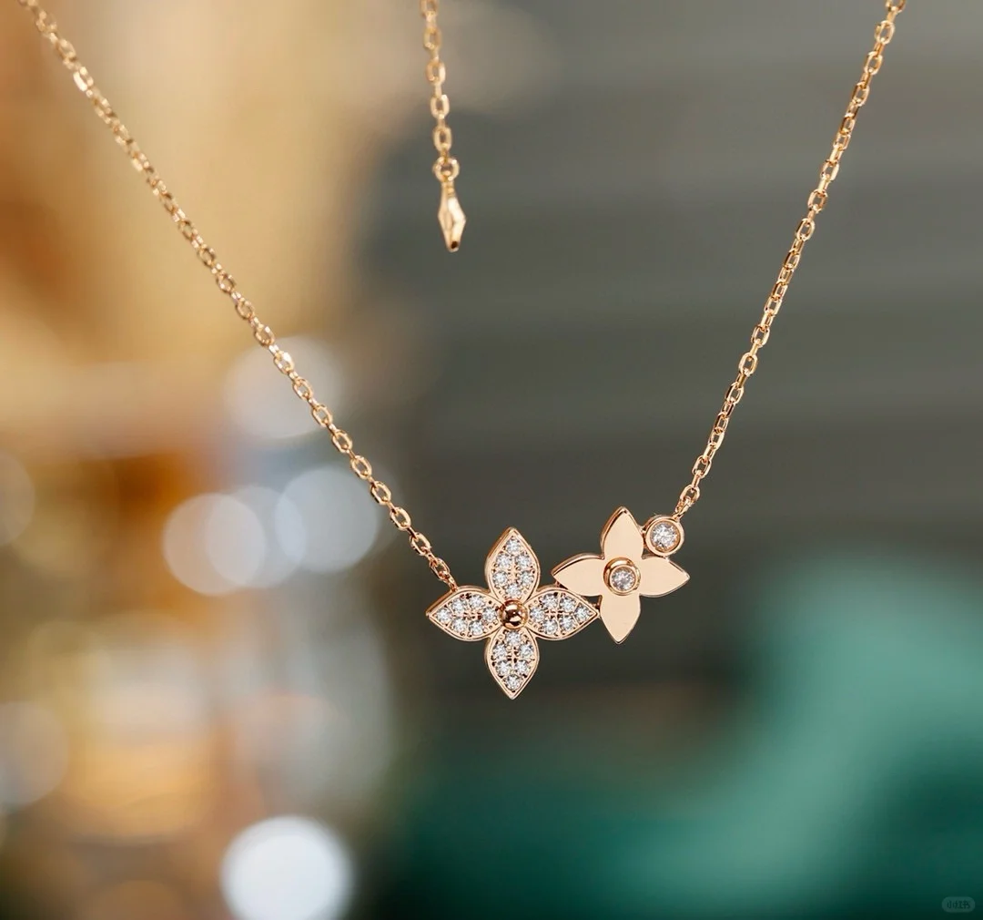 replica Louis Vuitton Idylle Blossom Pendant Necklace-Two Flowers - H Lin Jewelry