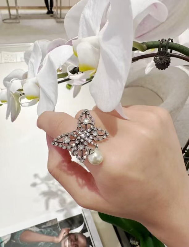 replica Dior Butterfly Pearl Dangle Ring - H Lin Jewelry