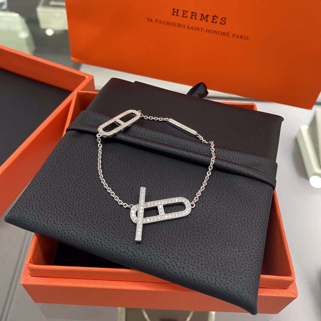 replica Hermes Diamond Paved Pig Nose Bracelet - H Lin Jewelry