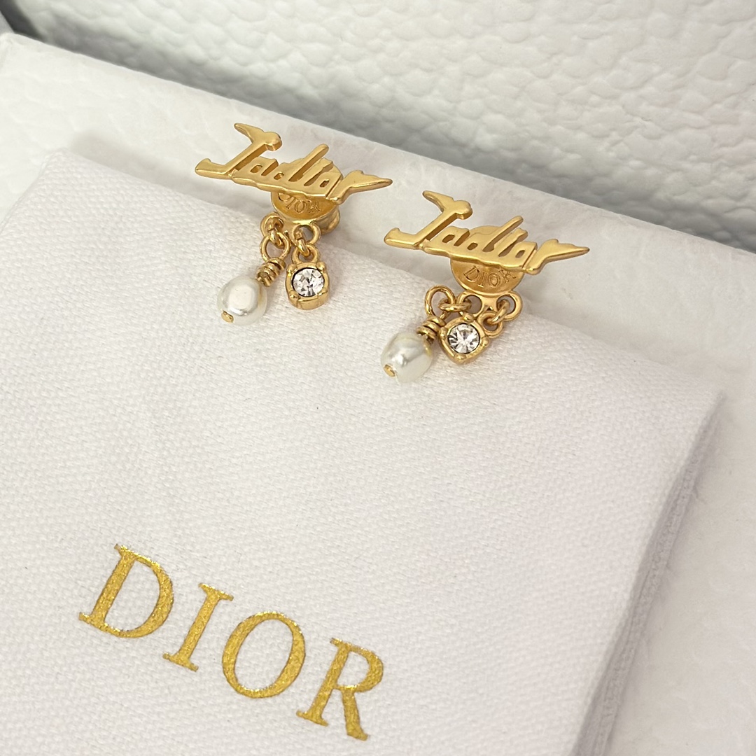 replica Jadior Stud Pearl Earrings - H Lin Jewelry