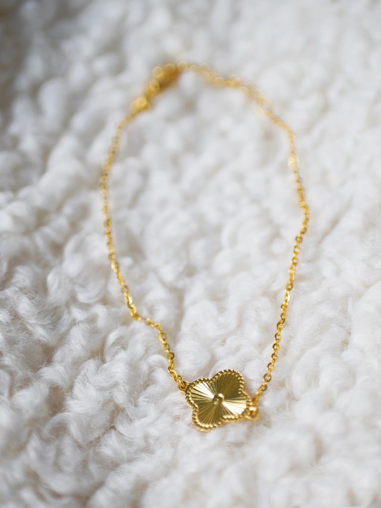 replica Van Cleef & Arpels Yellow Gold Sweet Alhambra Bracelet 1 Motif - H Lin Jewelry