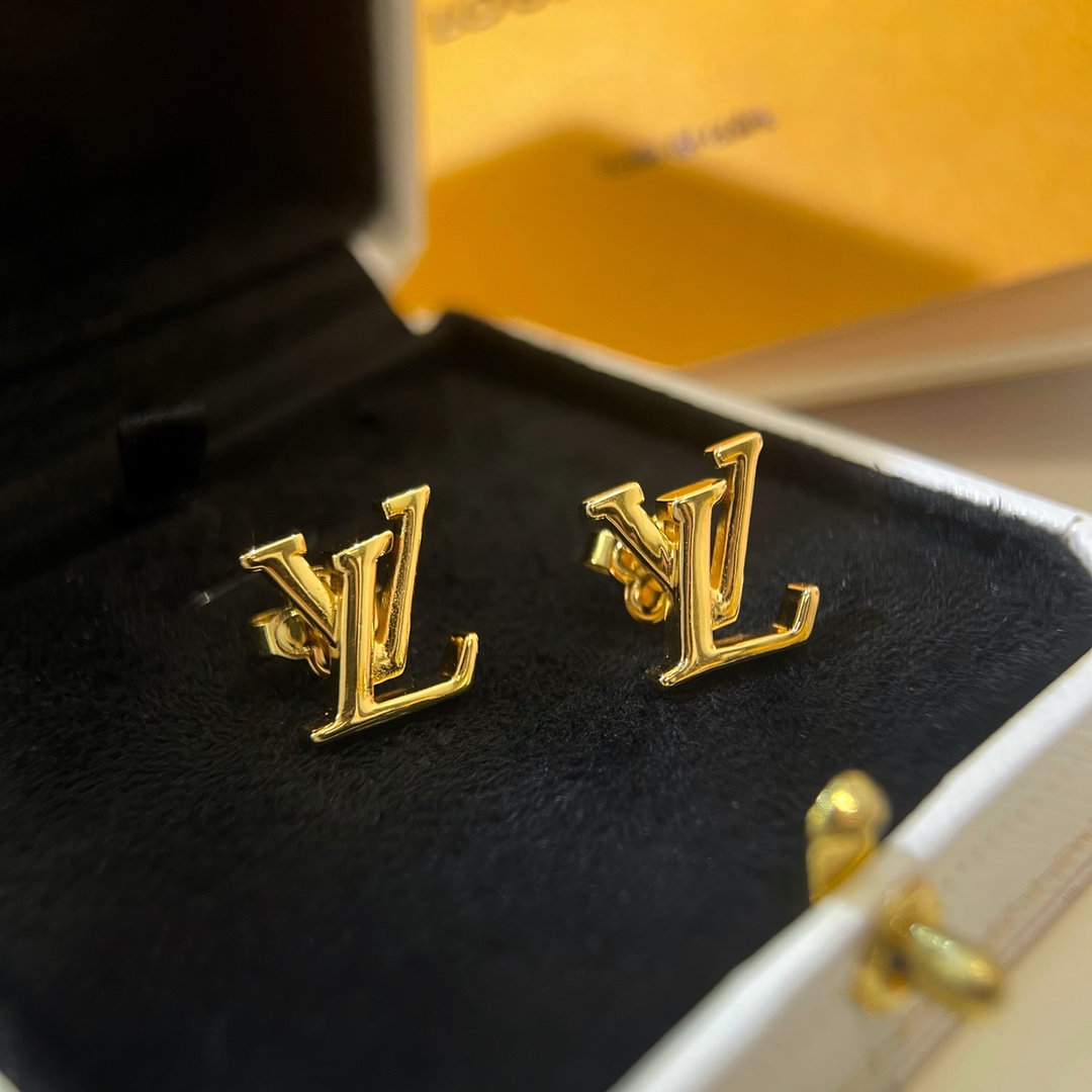replica Louis Vuitton Letter Minimalist Stud Earrings - H Lin Jewelry