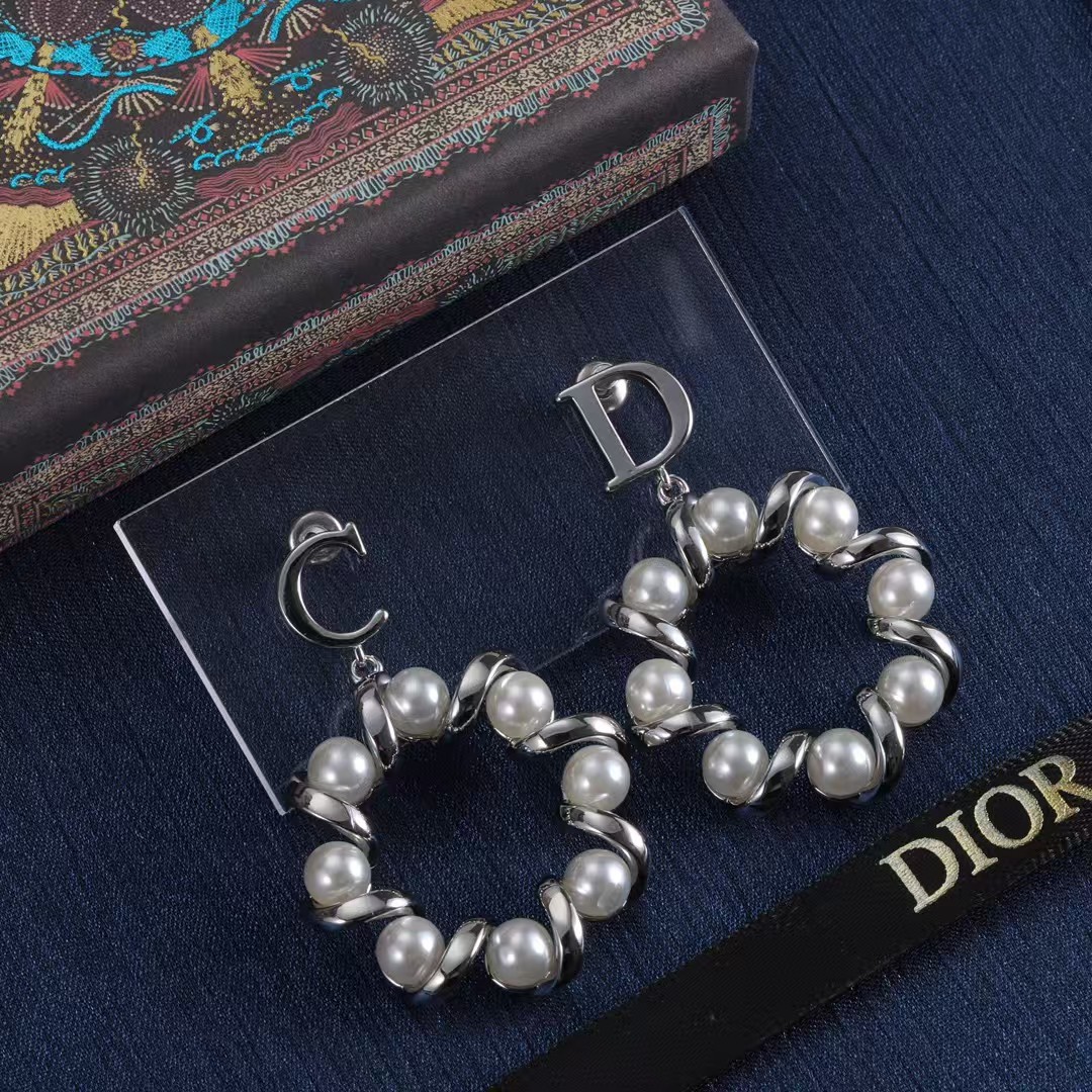 replica Dior Asymmetric CD Twisted Pearl Earrings - H Lin Jewelry