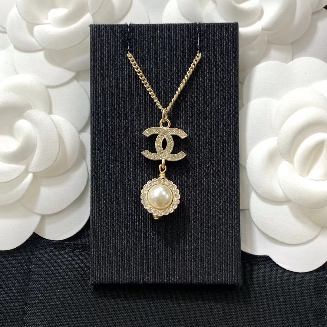 replica Chanel Minimalist Double C Pearl Drop Necklace - H Lin Jewelry