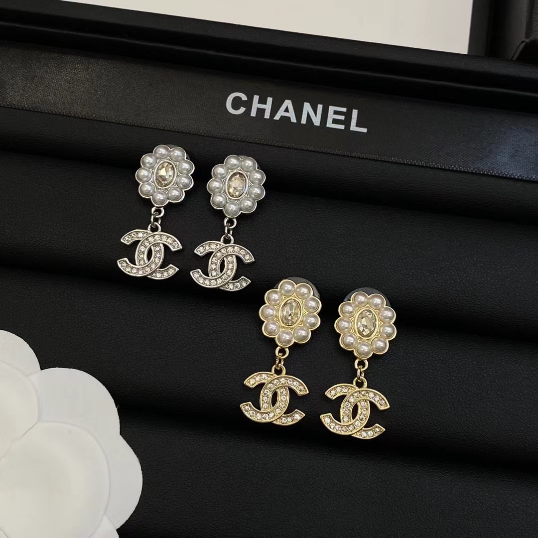 replica Chanel Pearl Flower Stud Earrings - H Lin Jewelry