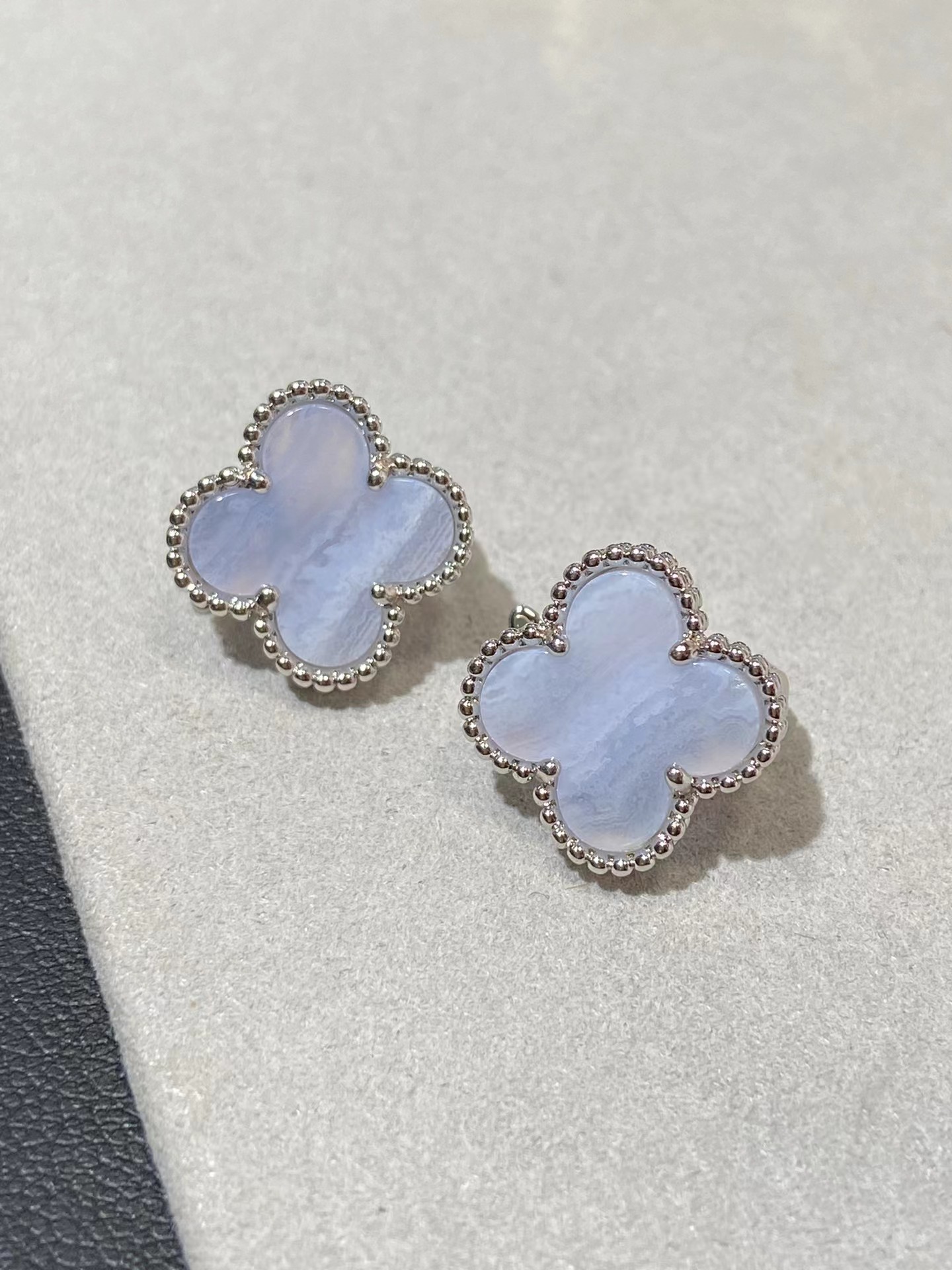 replica Van Cleef & Arpels Fog Purple Clover Earrings - H Lin Jewelry