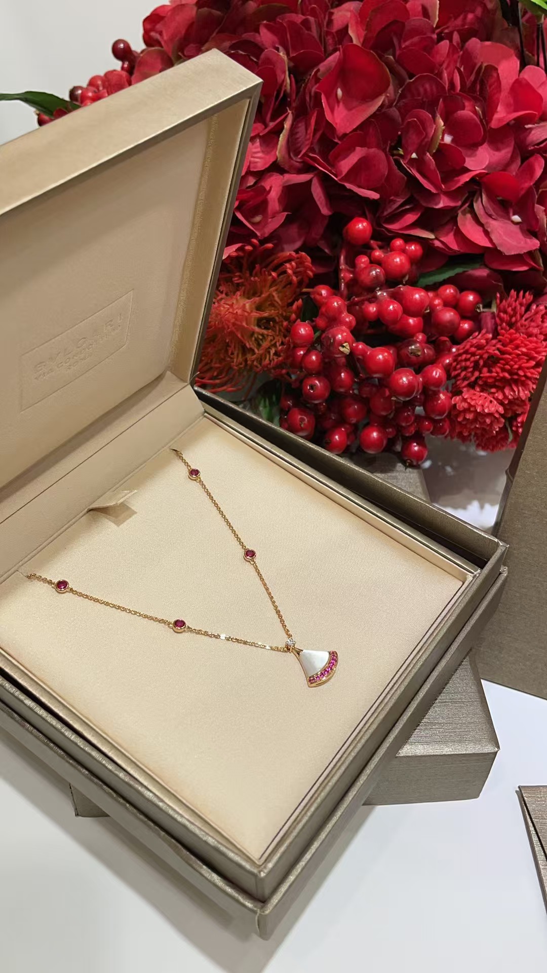 replica Bvlgari Divas' Dream Necklace - H Lin Jewelry