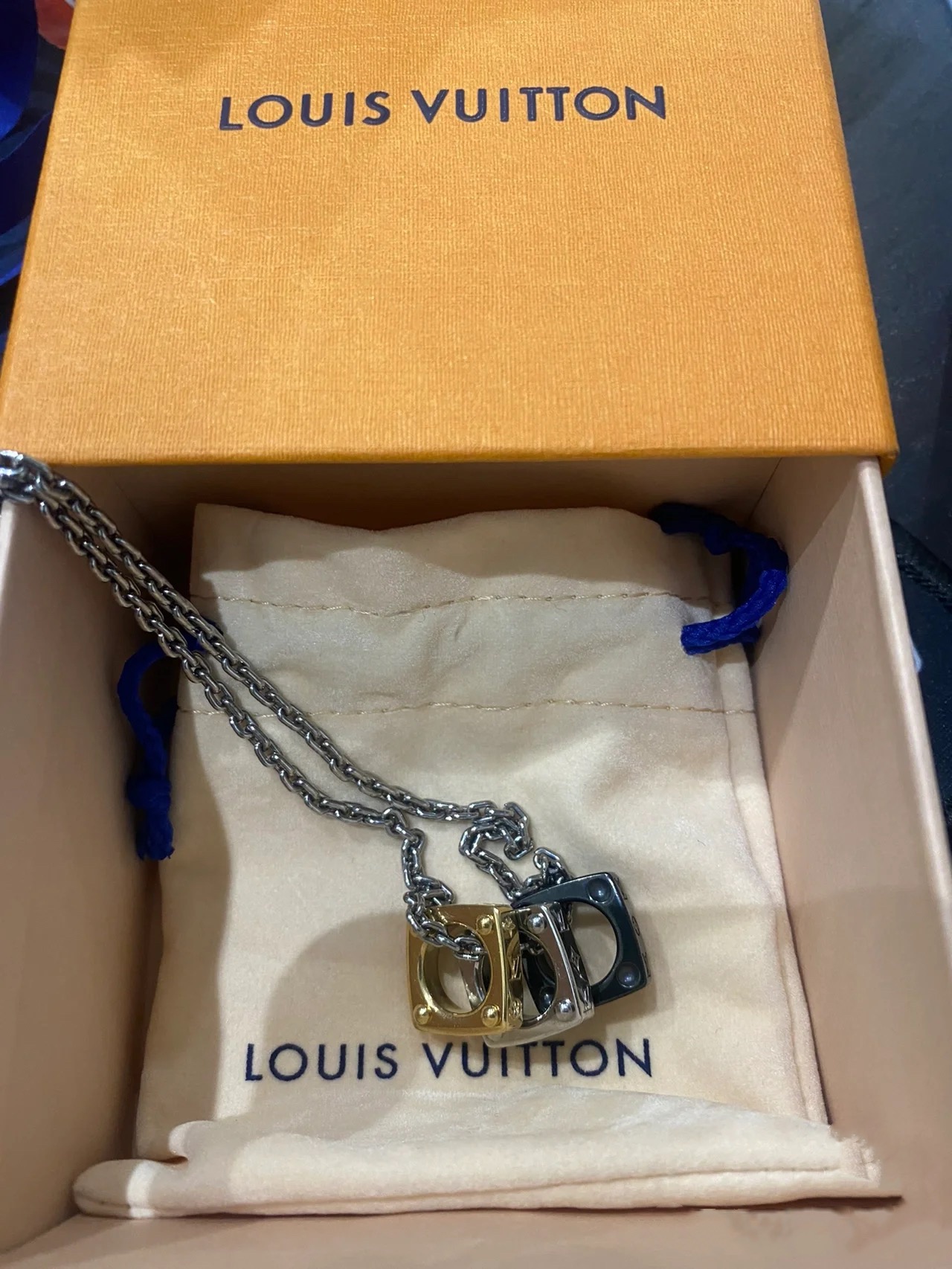 replica Louis Vuitton 3 Circles Pendant Necklace - H Lin Jewelry