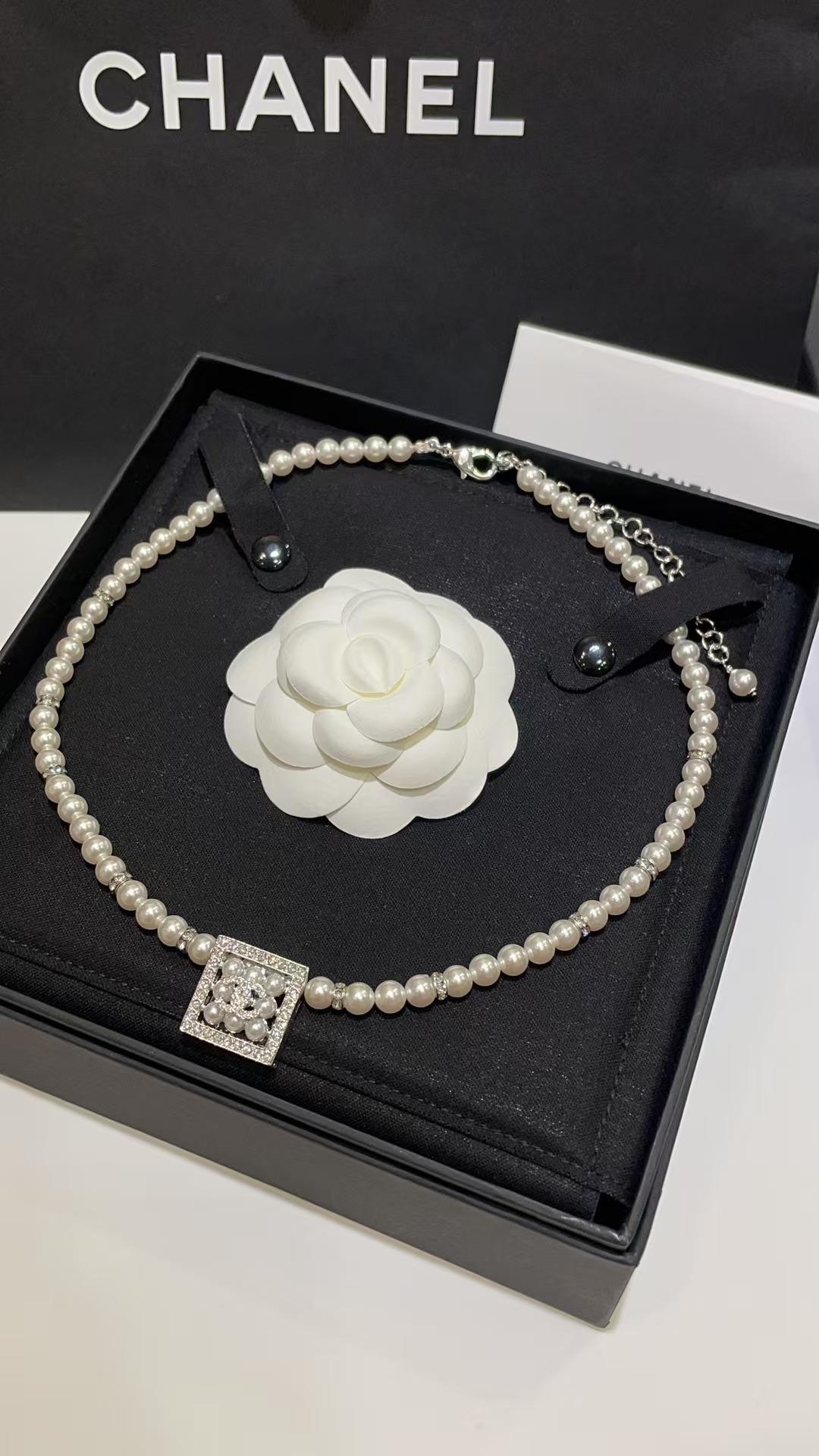 replica Chanel Square Pendant Pearl Necklace - H Lin Jewelry