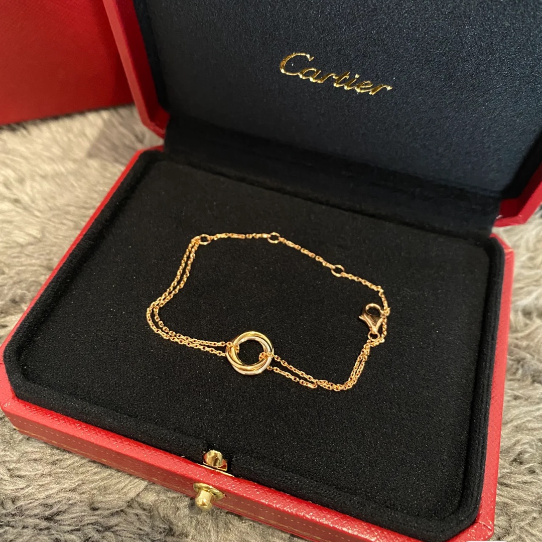 replica Cartier No Diamond Trinity Chain Bracelet - H Lin Jewelry
