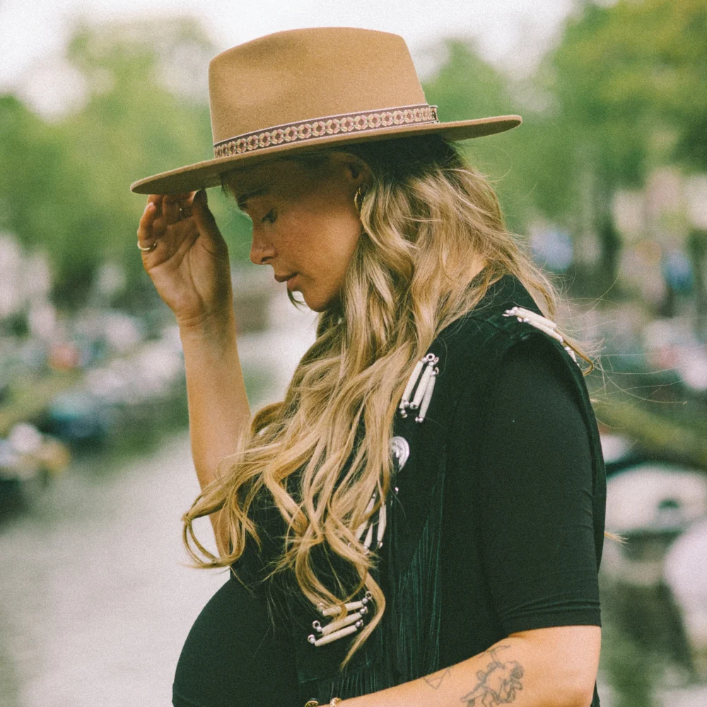 The Iconic - Bombay Brown