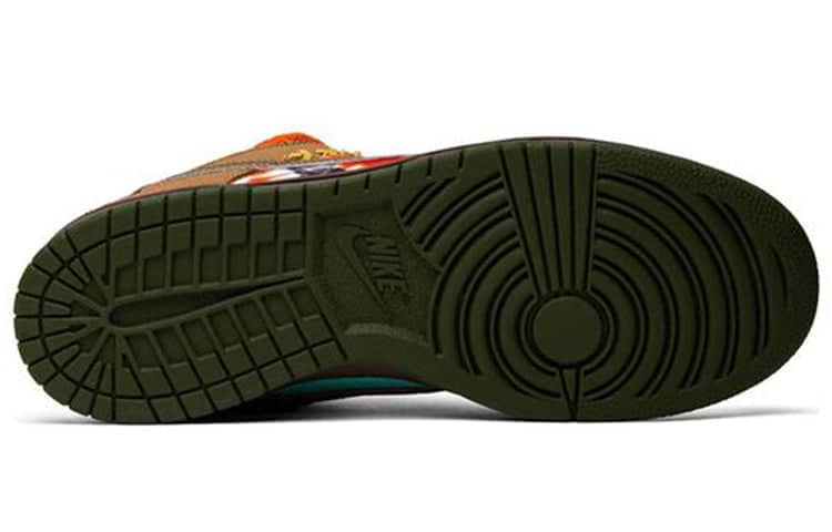 Nike SB Dunk Low  What The Dunk - Nike SB Dunk Low  What The Dunk - Yeezy Boost 350