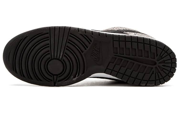 Nike x Supreme SB Dunk Low Pro  Black Cement - Nike x Supreme SB Dunk Low Pro  Black Cement - Yeezy Boost 350