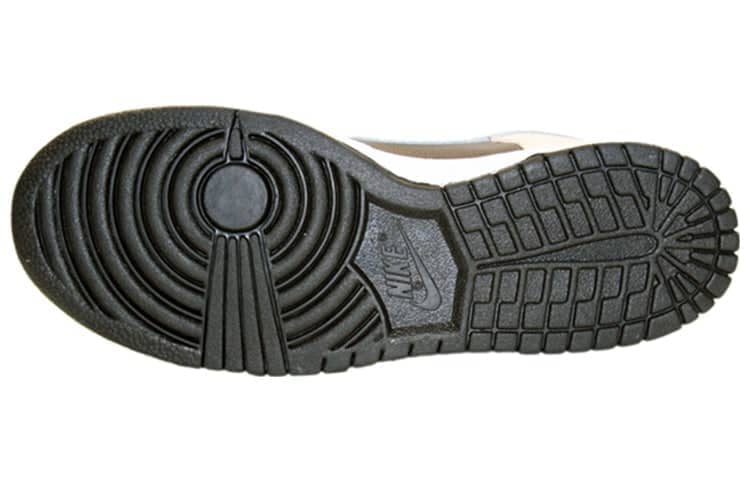 Nike Dunk Low Premium SB  Dark Chocolate - Nike Dunk Low Premium SB  Dark Chocolate - Yeezy Boost 350