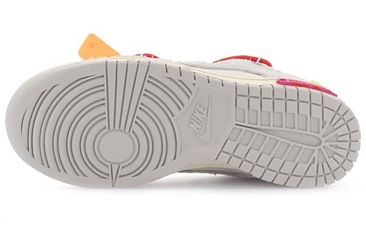 Nike x Off-White Dunk Low  Lot 40 of 50 - Nike x Off-White Dunk Low  Lot 40 of 50 - Yeezy Boost 350