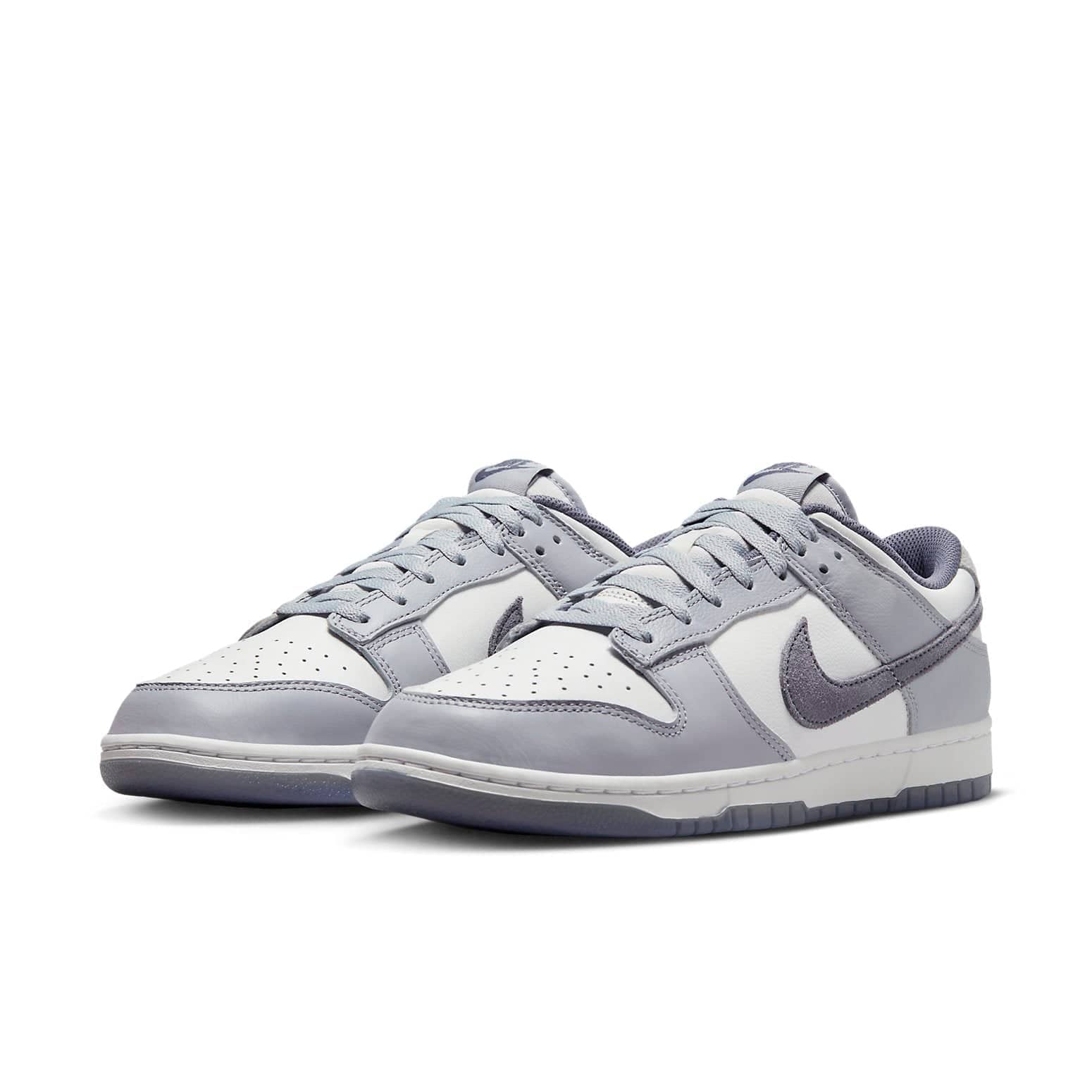 Nike Dunk Low SE  Light Carbon - Nike Dunk Low SE  Light Carbon - Yeezy Boost 350