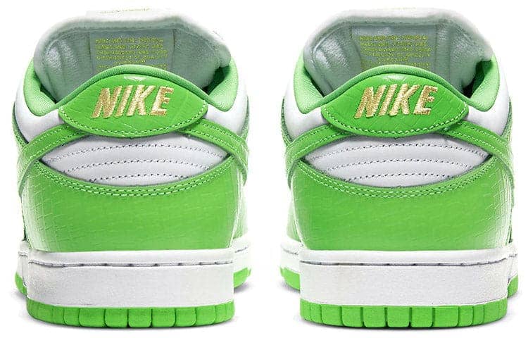 Nike x Supreme SB Dunk Low OG QS  Mean Green - Nike x Supreme SB Dunk Low OG QS  Mean Green - Yeezy Boost 350