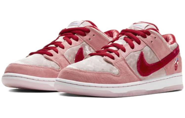 Nike x StrangeLove SB Dunk Low  Valentine s Day - Nike x StrangeLove SB Dunk Low  Valentine s Day - Yeezy Boost 350
