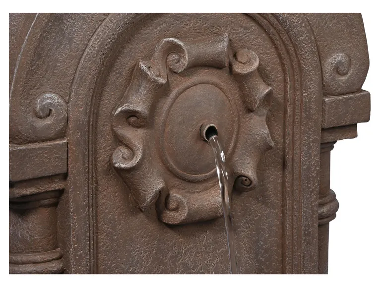 Gartenbrunnen mit LEDs und Solar-Panel