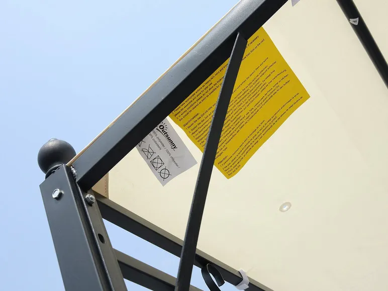 Outsunny Terrassenüberdachung in geschwungener Form