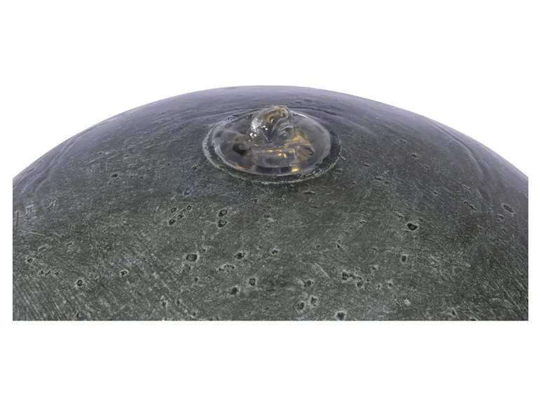 Gartenbrunnen mit LEDs und Solar-Panel