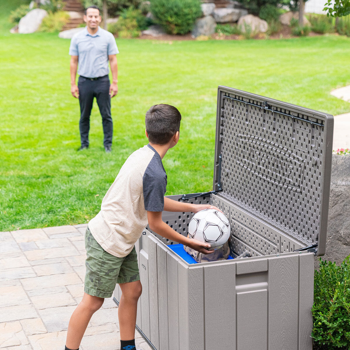 Lifetime 568 Litre Modern Outdoor Storage Deck Box – Model 60384U