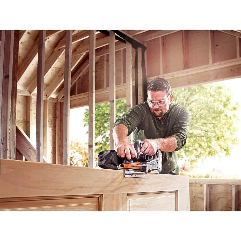 18V OCTANE Brushless Cordless 3-1/4 in. Planer Kit with Dust Bag, Dust Port, Edge Guide, 2.0 Ah Battery, and Charger R8481KSBN