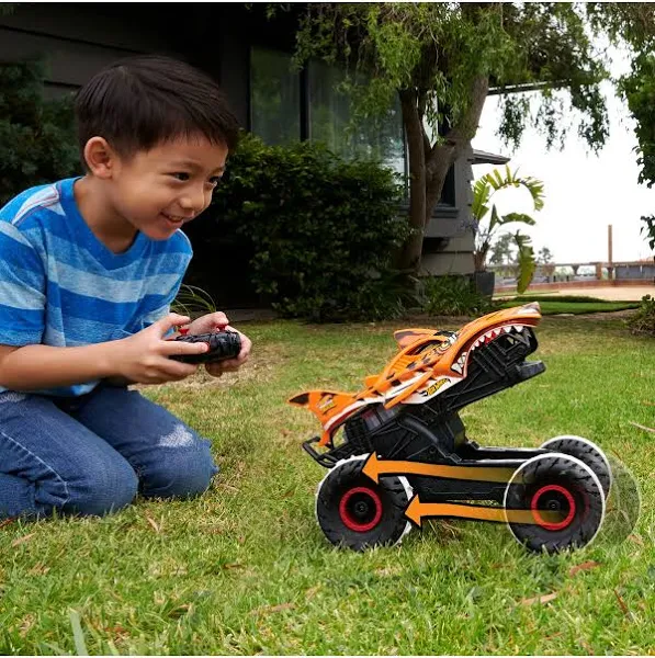 Hot Wheels Monster Trucks 1:15 Remote-Controlled Tiger Shark